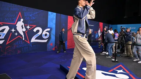 [图]凯尔特人逆转太阳，波神30+8杜少孤军奋战