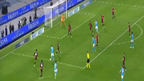 阿诺德若加盟皇马，布拉德利有望接任曼联中场